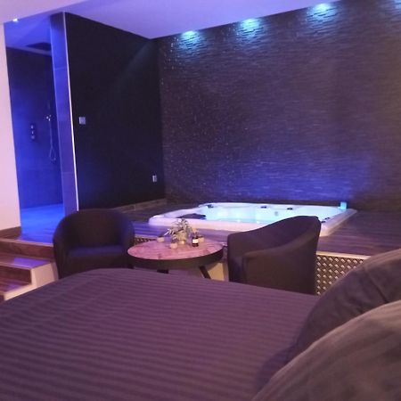 Chambre Romantique Avec Spa Privatif Ferriere-la-Grande Ngoại thất bức ảnh
