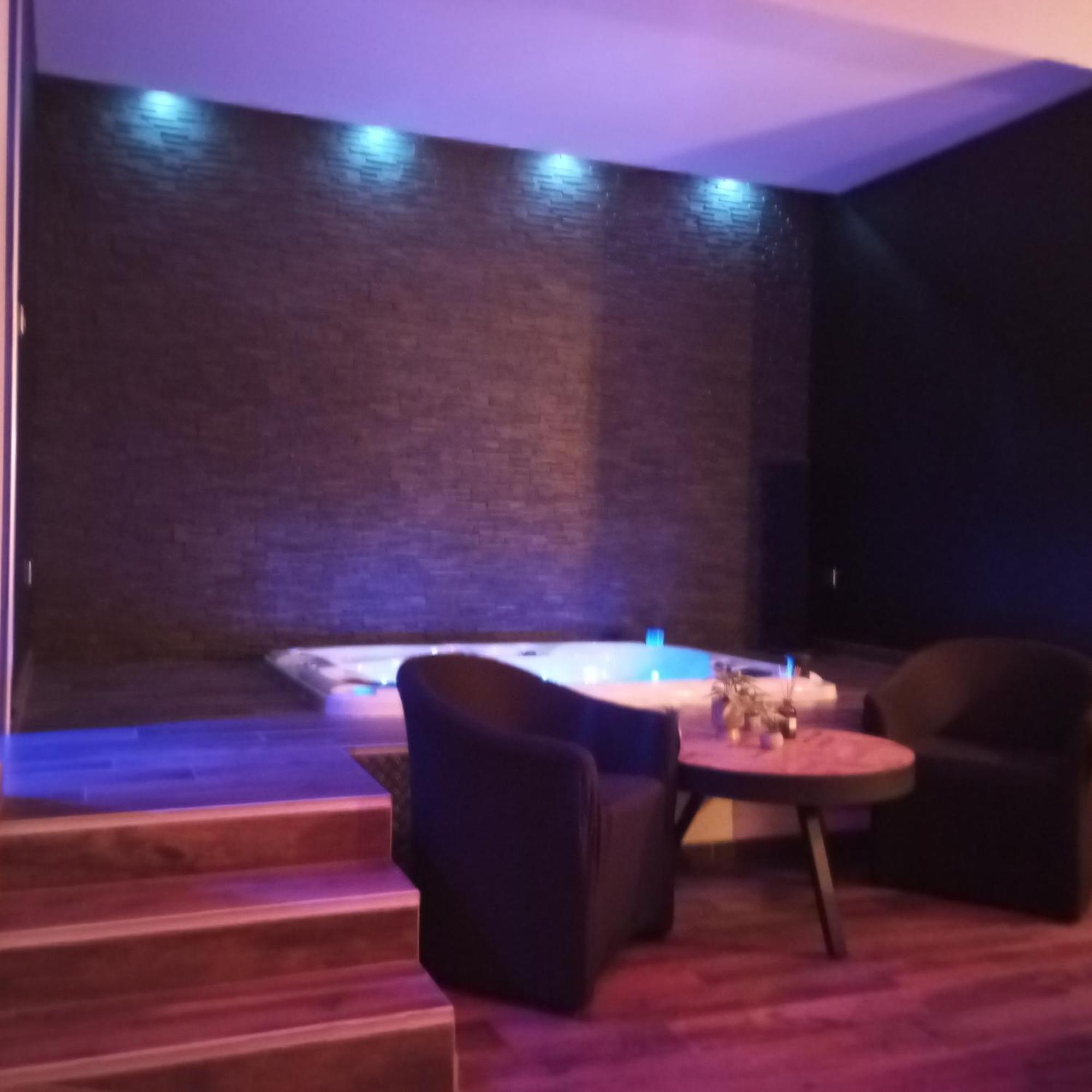 Chambre Romantique Avec Spa Privatif Ferriere-la-Grande Ngoại thất bức ảnh