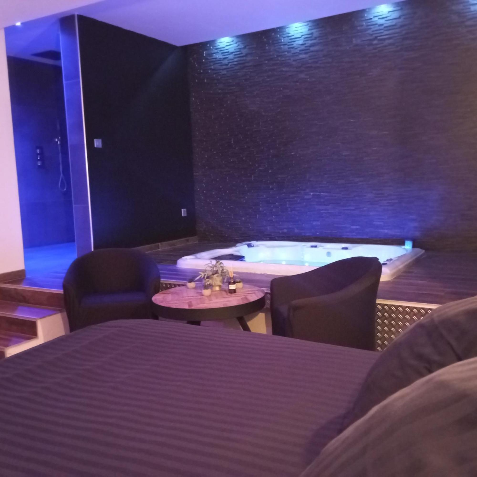Chambre Romantique Avec Spa Privatif Ferriere-la-Grande Ngoại thất bức ảnh
